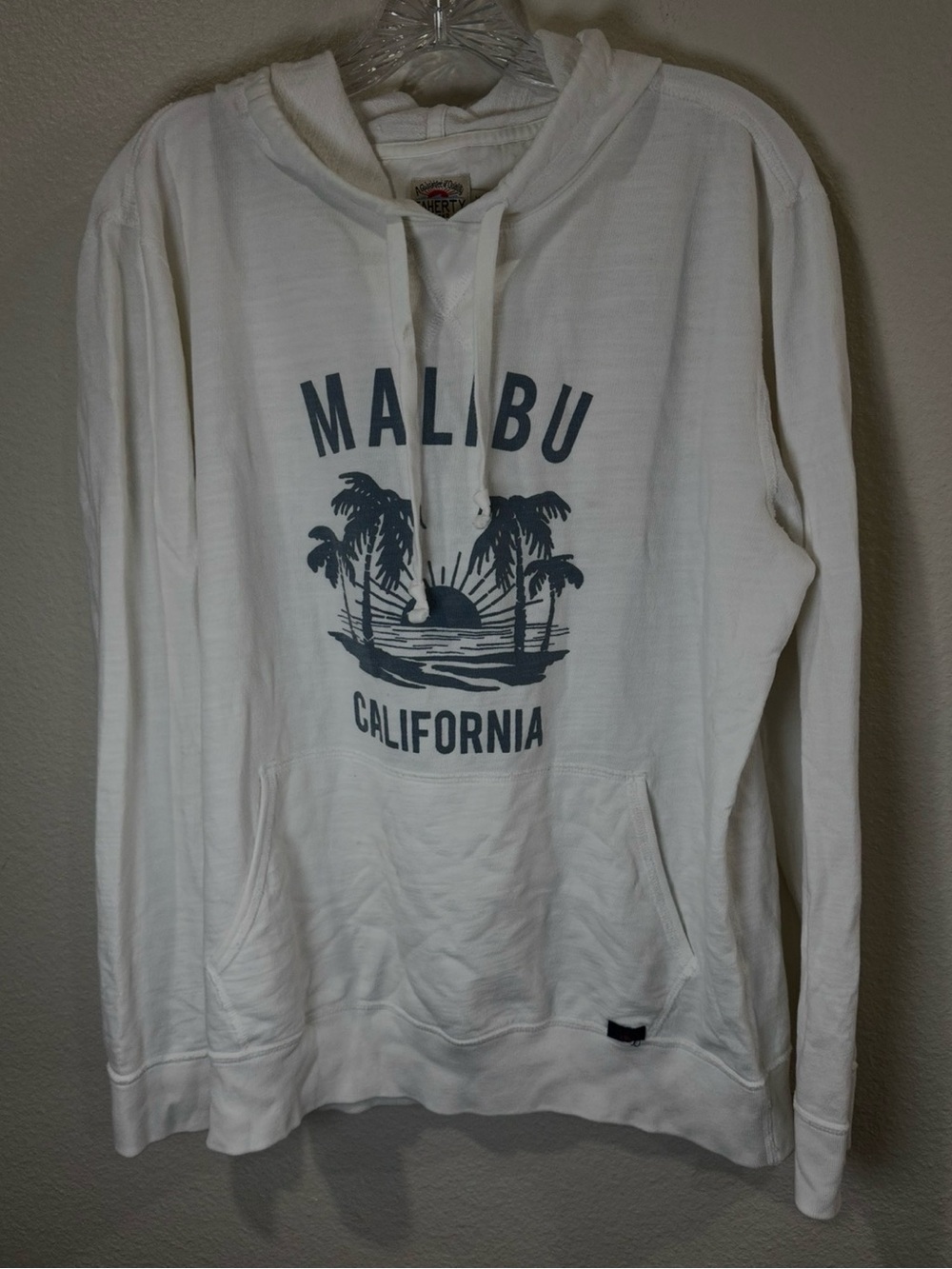 Faherty White Hooded Pullover “Malibu” on front‎ Medium